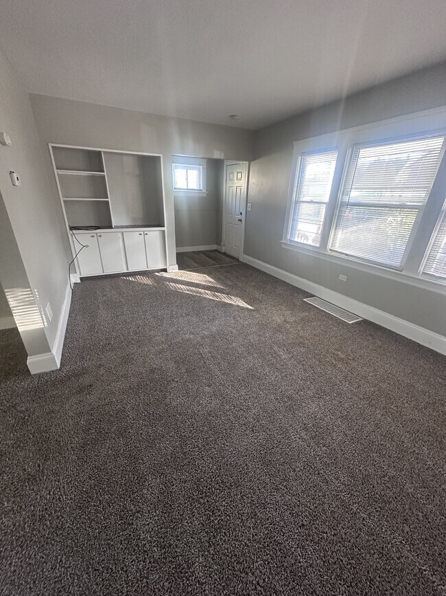 Foto del edificio - 8009 Vineyard Ave