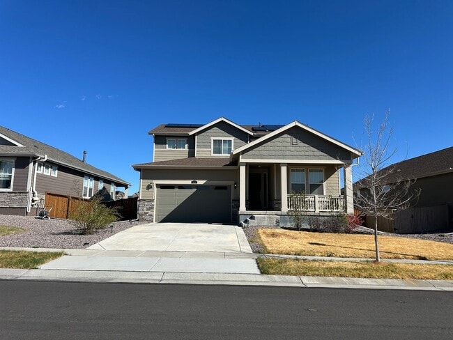 4-bedroom Single Family Home in Broomfield - 4-bedroom Single Family Home in Broomfield