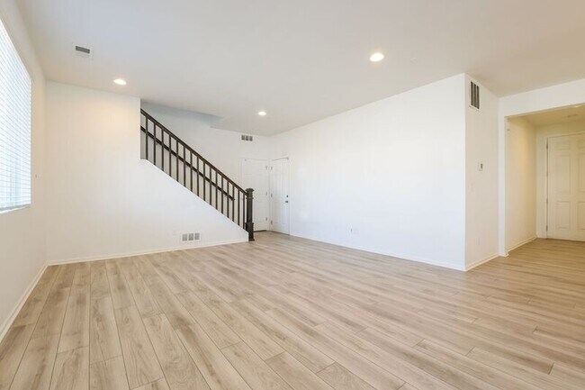 Building Photo - 18159 E 99th Pl
