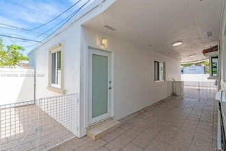 Building Photo - 201 SW 51st Ct