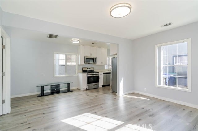 Foto del edificio - 301 E Alameda Ave