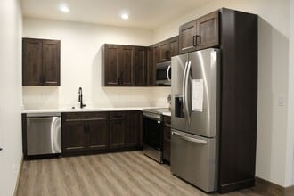 Building Photo - 573 S Teton Ave