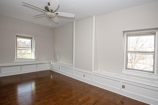 Building Photo - 2110 Kemper Ln