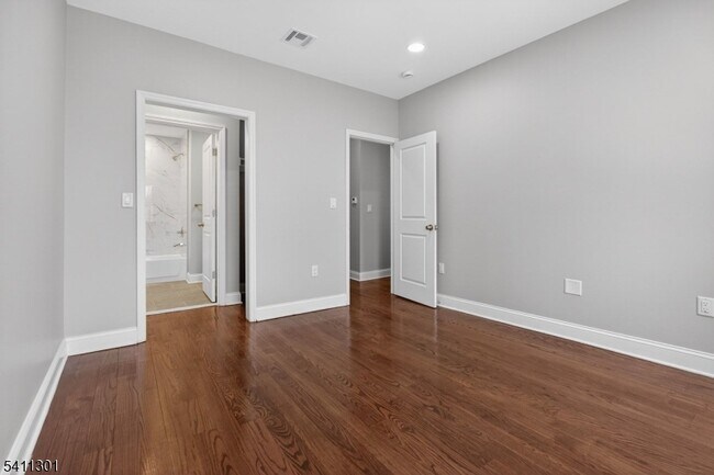 Foto del edificio - 579 S 12th St