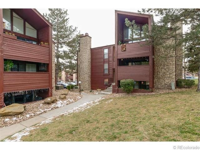 Foto principal - 9727 E Peakview Ave