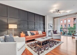 Building Photo - 210 Rocketts Way