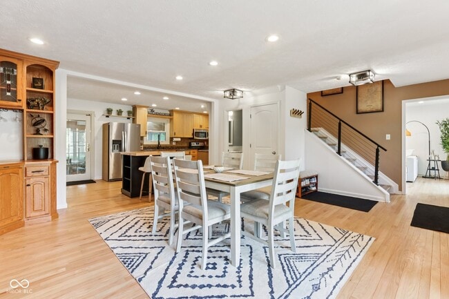 Foto del edificio - 521 Thornberry Dr