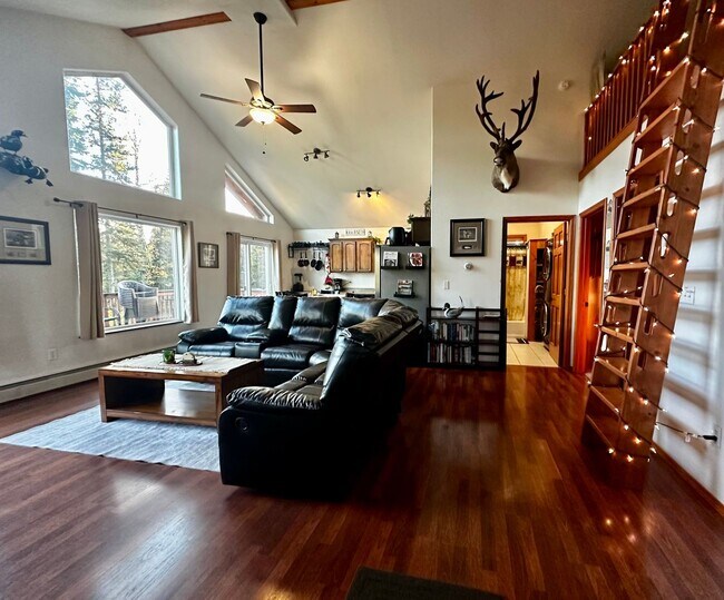Building Photo - SEASONAL SOLDOTNA CABIN