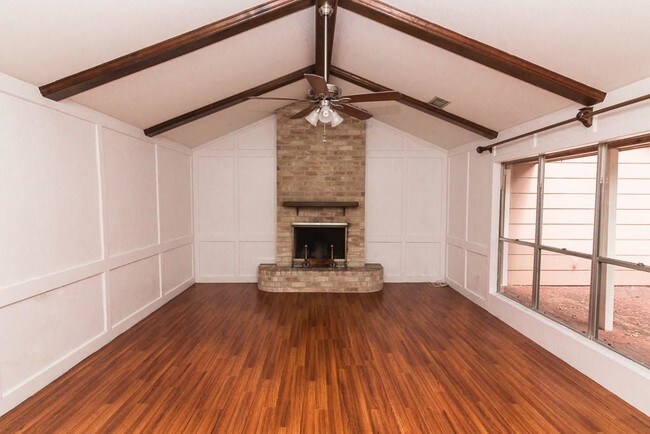 Building Photo - 2111 Briargreen Dr