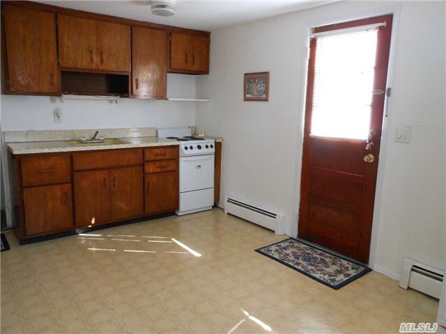 Primary Photo - 403 E Hoffman Ave