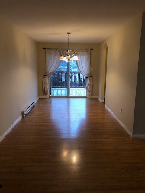 Photo du bâtiment - 2116 Meadowlark Dr