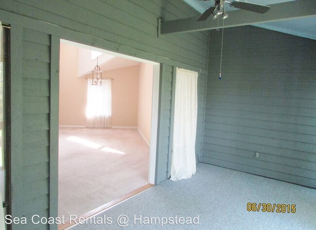 Building Photo - 702 Azalea Dr