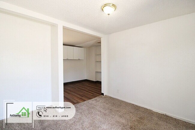 Foto del edificio - 5410 Happy Valley Rd