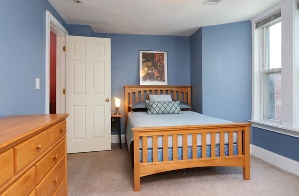 Bedroom - 168 W 6th St