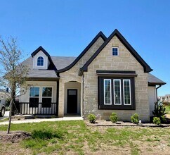 Building Photo - 621 Charlotte Ln