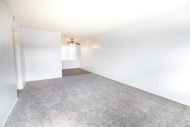 Building Photo - 6520 Beadnell Way