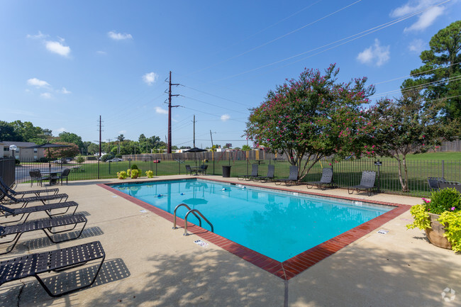 Swimming Pool - Millbrook Apartments