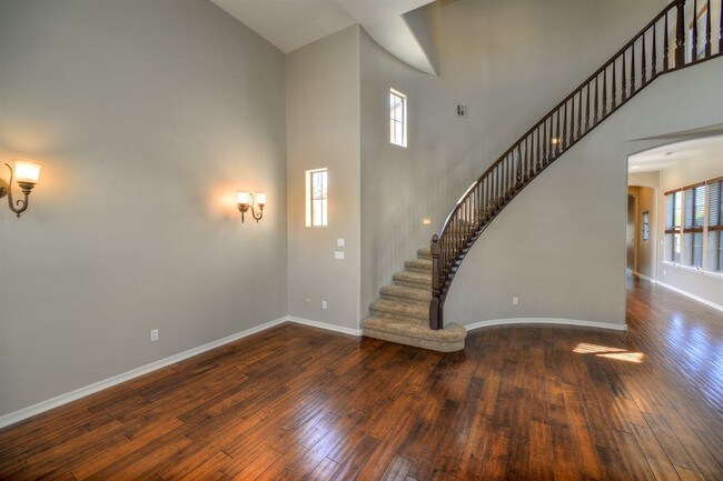 Building Photo - Fine Living in Scottsdale's DC Ranch