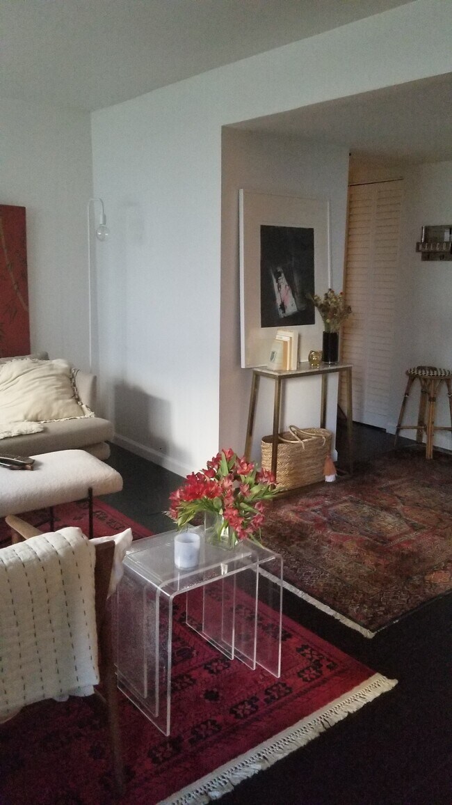 Foto del edificio - 435 S Virgil Ave