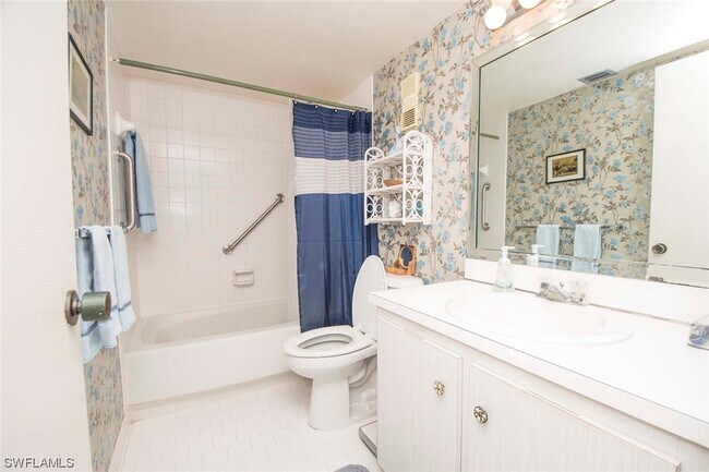 Building Photo - 320 Seaview Ct