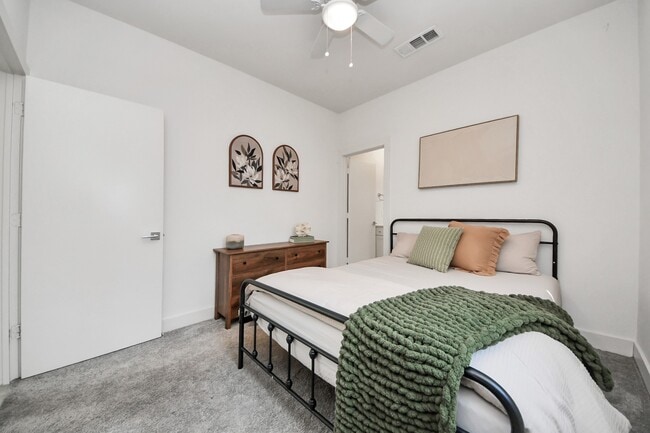 Foto del edificio - 4810 Martin Oaks Ln