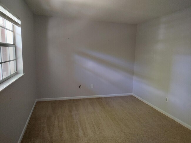 Foto del edificio - 1406 Lake Highland Dr