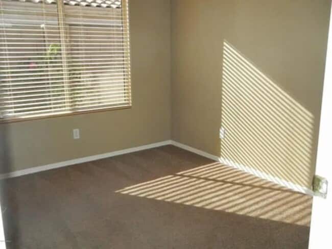 Foto del edificio - 6926 W Phelps Rd