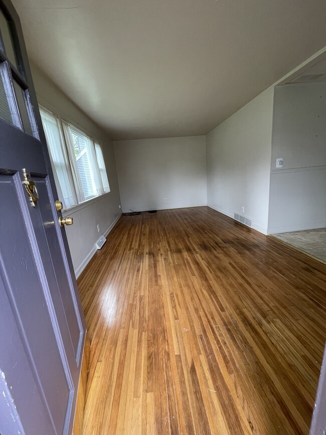 Living room with hard wood floor - 698 Longmeadow Rd