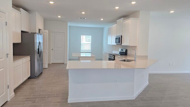 Building Photo - 4044 NE 31st Ave