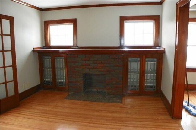 Building Photo - 1067 N Winton Rd