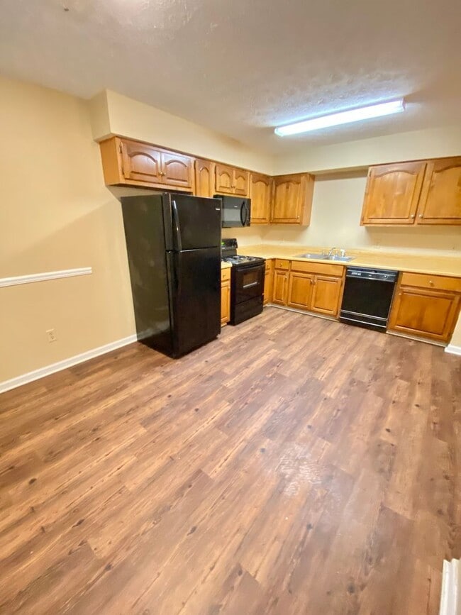 Foto del edificio - 2bed/1bath Duplex!