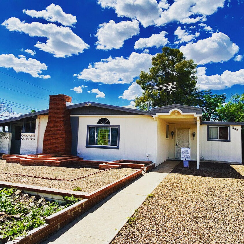 Primary Photo - 650 S Tudor Pl