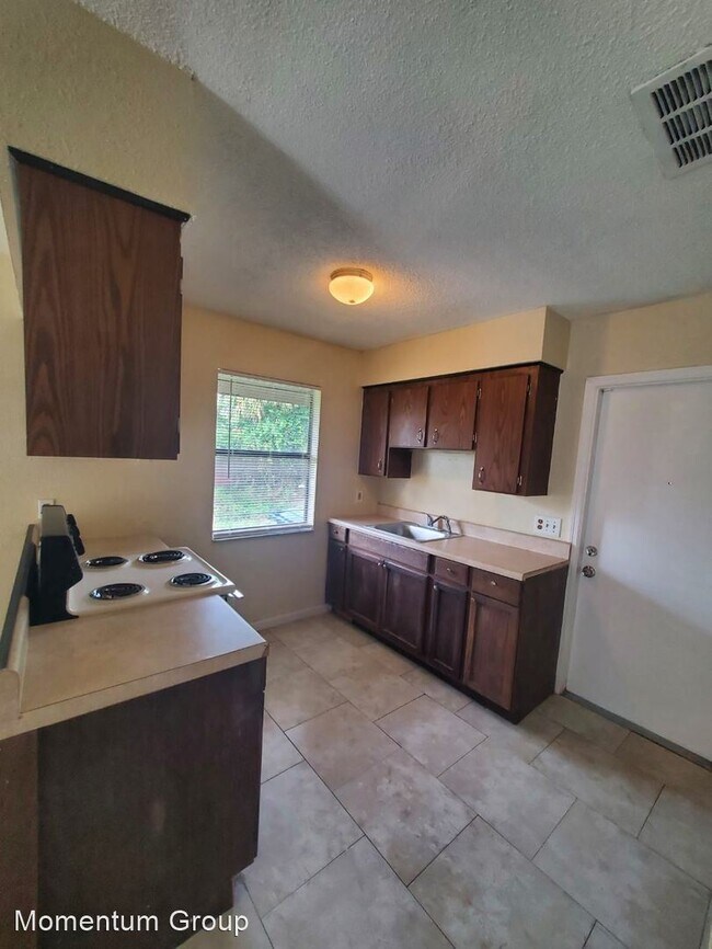 Foto del edificio - 2580 Chestnut Woods Dr