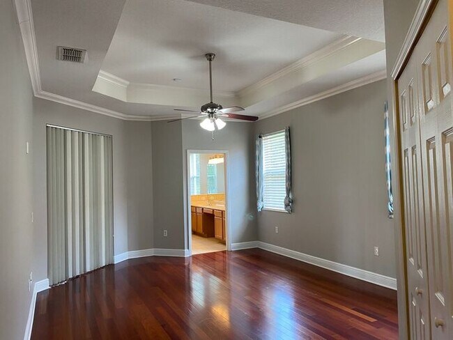 Building Photo - Windermere 4BDRM in a Quaint Neighborhood