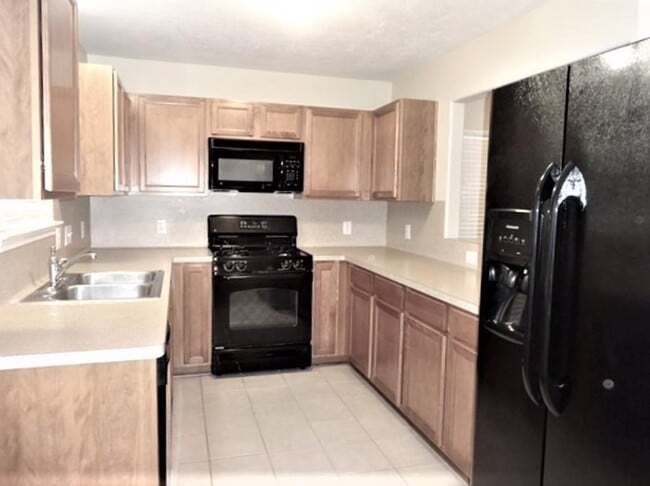 Building Photo - 14415 Hillard Green Ln
