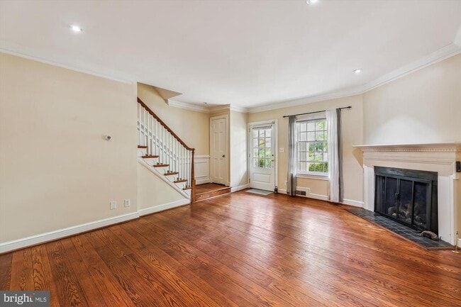 Building Photo - 919 S St Asaph St