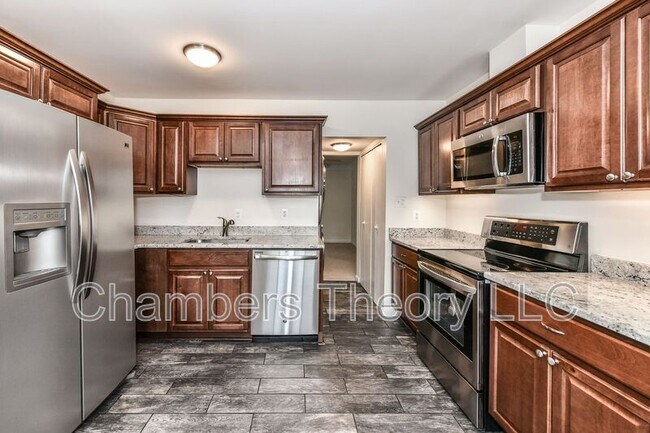 Foto del edificio - 1112 Waterford Pl