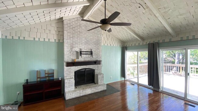 Building Photo - 642 Parkland Pl