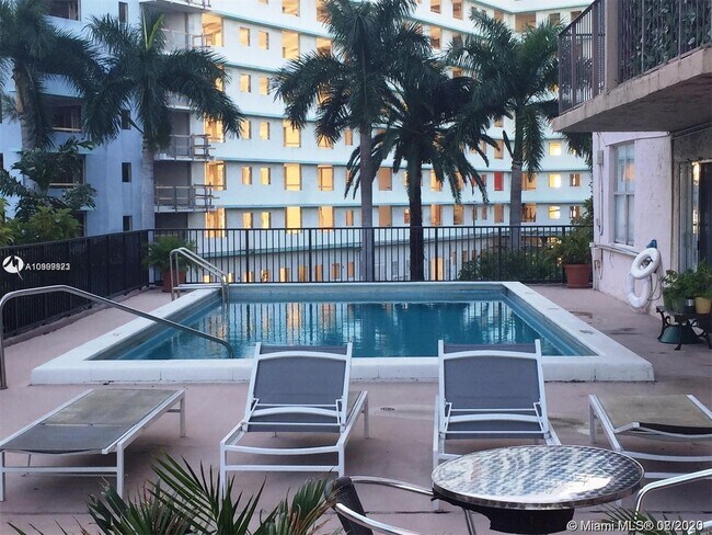 Foto del edificio - 899 West Ave