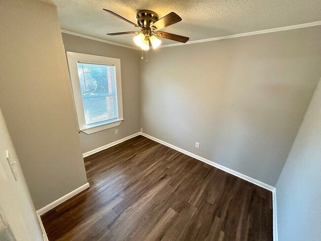 Building Photo - 2720 Merle St