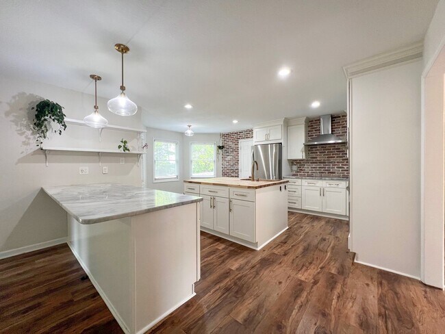 Foto del edificio - West Knoxville Gem with Privacy, Space & Modern Upgrades