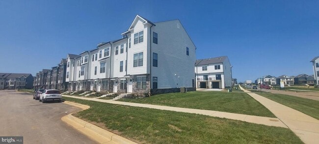 Building Photo - 296 Ensemble Wy
