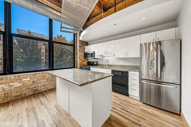 Foto del edificio - 2210 W Wabansia Ave