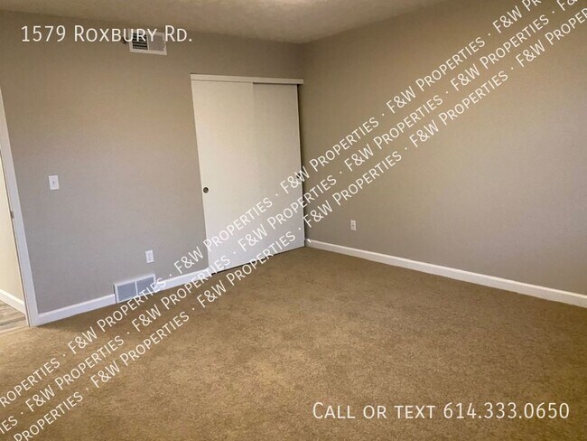 Foto del edificio - 1579 Roxbury Rd