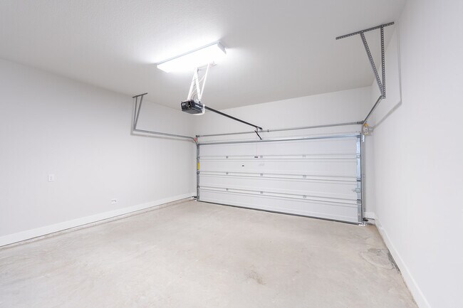 Building Photo - 613 Poppy Mallow Ln