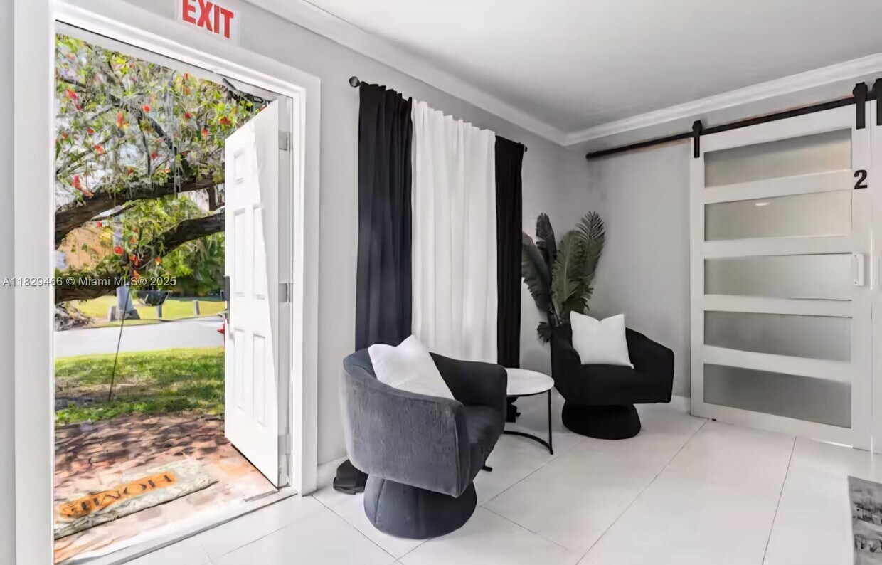 Foto principal - 708 SW 12th Ave