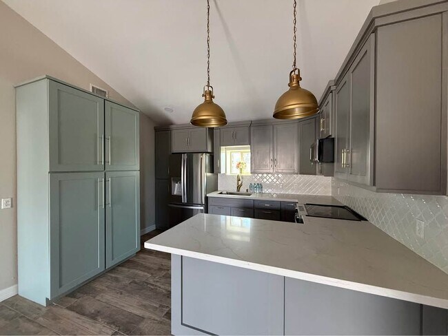 Foto del edificio - 233 S Iowa St