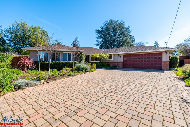 Building Photo - 47 Solana Dr