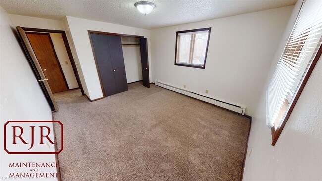 Building Photo - 603 3rd Ave NE