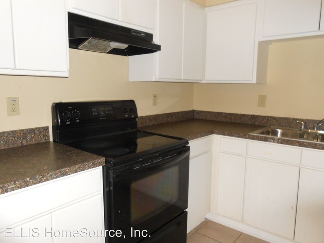 Building Photo - 318 Renfro St